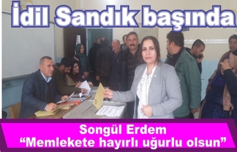 İdil Sandık başında