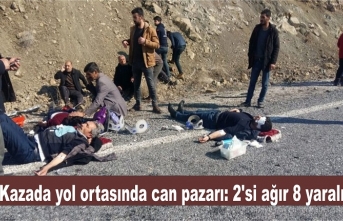 Kazada yol ortasında can pazarı: 2'si ağır 8 yaralı