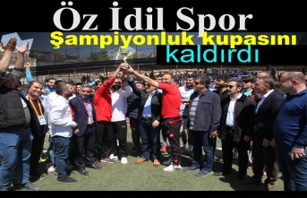 Öz İdil Spor Şampiyonluk Kupasını maçtan önce kaldırdı