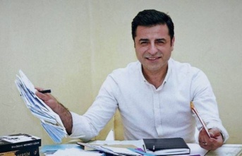 Demirtaş:"Cumhurbaşkanı adaylığı için HDP'ye teklif ettim, gerekçesiz bir şekilde red edildim"