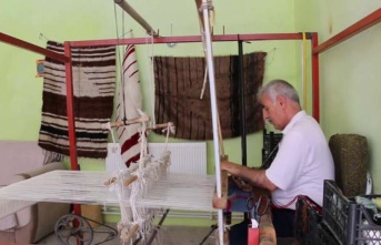 Evin bodrumunda 40 yıldır Dokuma işi yapıyor