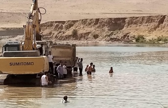 Dicle Nehrine düşen sürücü boğuldu