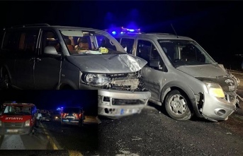 Kazaya yardım edenlerin arasına Midibüs daldı 3 ölü 11 yaralı