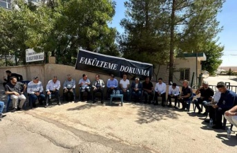 Mersin Milletvekili Ekmen İdil'de ' Fakülteme Dokunma' eylemine ziyaret