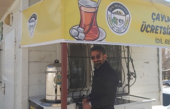 Yeniden Refah İlçe Başkanı Çay İkram standatını ziyaret etti
