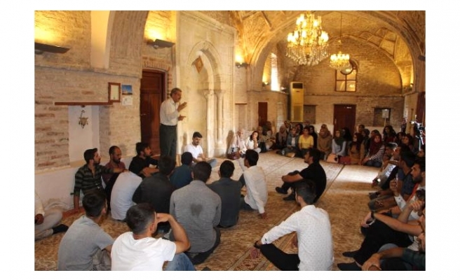 Şırnak Üniversitesi Öğrencileri Cizre'nin tarihi yerlerini gezdi
