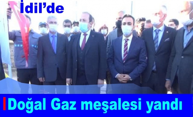 Doğal gaz meşalesi yandı