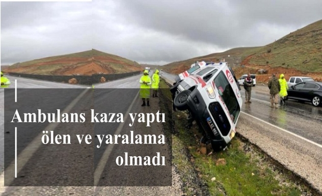 Ambulans kaza yaptı