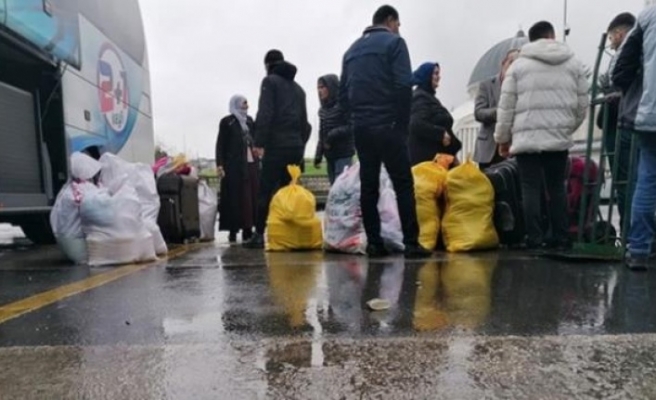 Öğrencilere çevre bilinci aşılamak için böceklere tuğladan yuva yaptılar