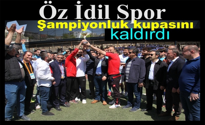 Öz İdil Spor Şampiyonluk Kupasını maçtan önce kaldırdı