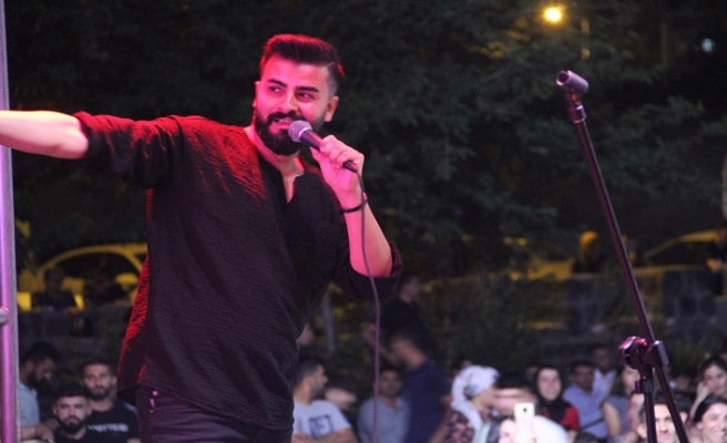 İdil'li Gençler halk konserinde coştu