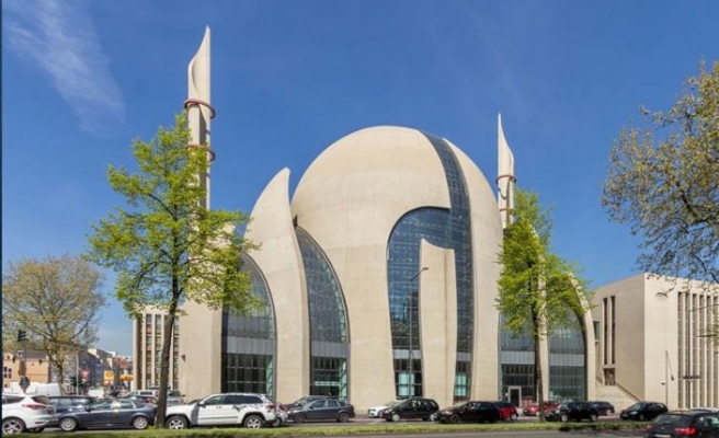 Almanya'ya imam göndermesini aşamalı olarak azaltmak istiyor