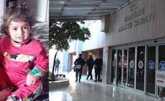 Tırın altında kalan bebek hayatını kaybetti