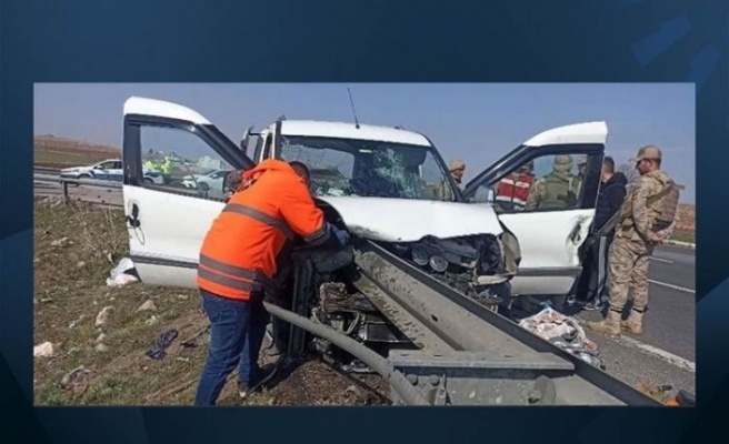 Baba ve oğlu hayatını kaybetti, 3 yaralı