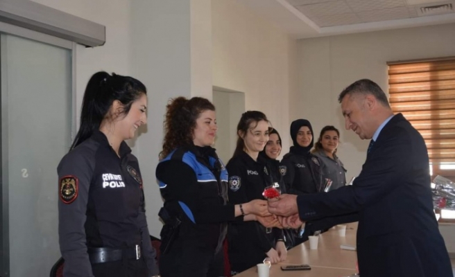 İdil Emniyet Müdürü kadınlar gününü kutladı