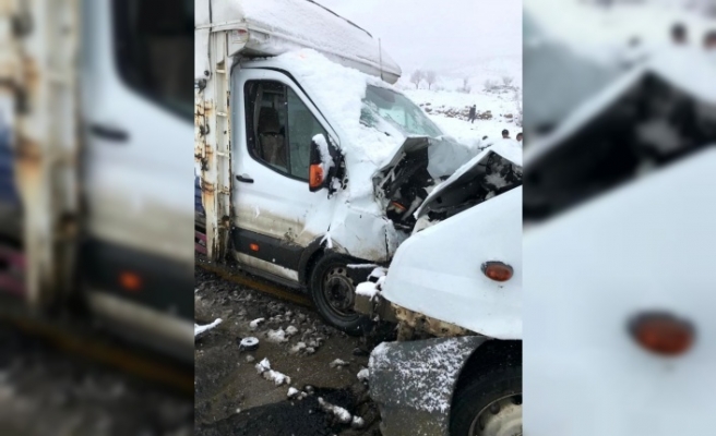 Şırnak'ta öğrenci servisi kaza geçirdi 11 öğrenci yaralandı