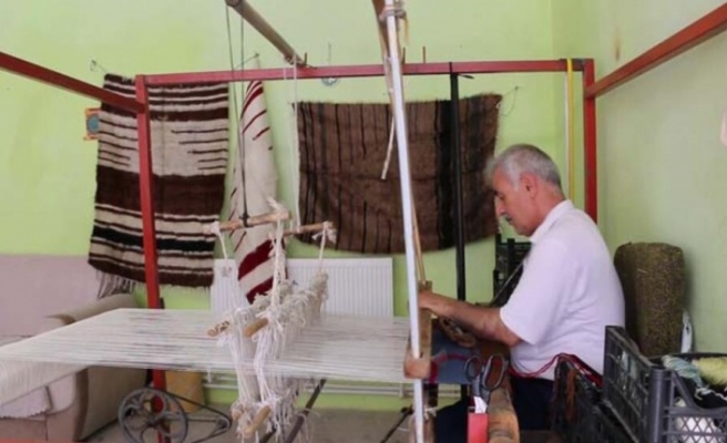 Evin bodrumunda 40 yıldır Dokuma işi yapıyor