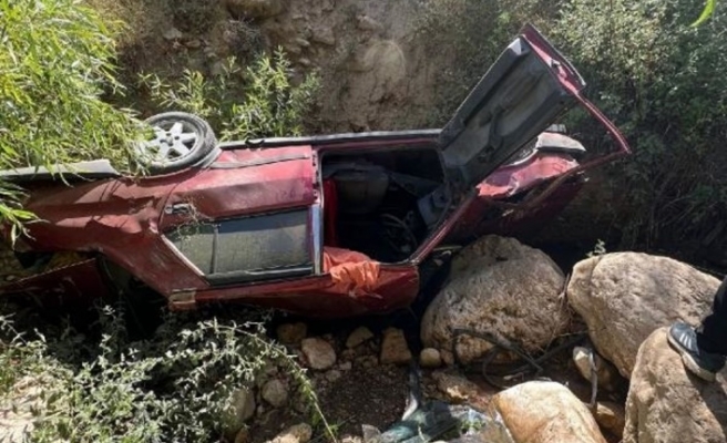 Şarampola devrilen araçta 1 kişi hayatını kaybetti
