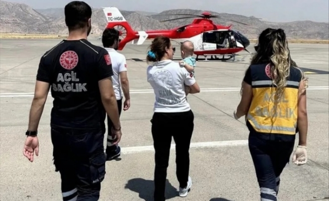 Boğazına Çengelli iğne kaçtı Ambulans helikopter ile Şanlıurfa'ya sevk edildi