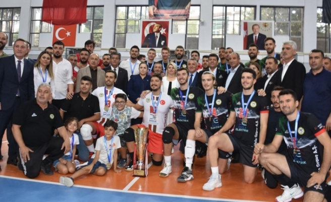 Cizre voleybol erkek takımı 2 voleybolcu ile sözleşme imzaladı