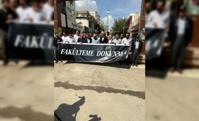 Fakülteme Dokunma eyleminde basın açıklaması