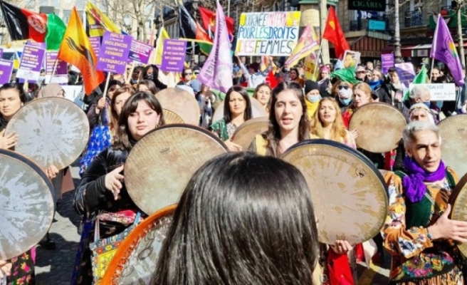 Ulaslararası Kürt Kültür ve Sanat Festivali coşkuyla kutlandı