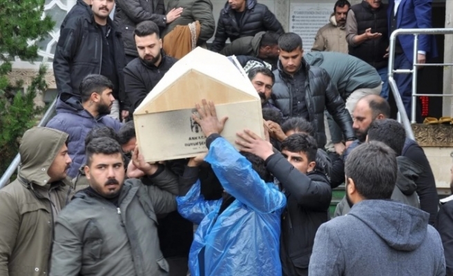 Anne toprağa verildi 3 çocuğun cansız bedenine ulaşıldı