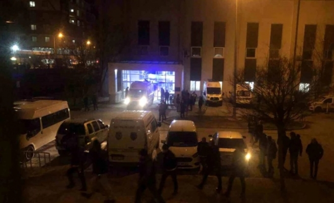 Genç kadın evinde silahla vurulmuş halde bulundu