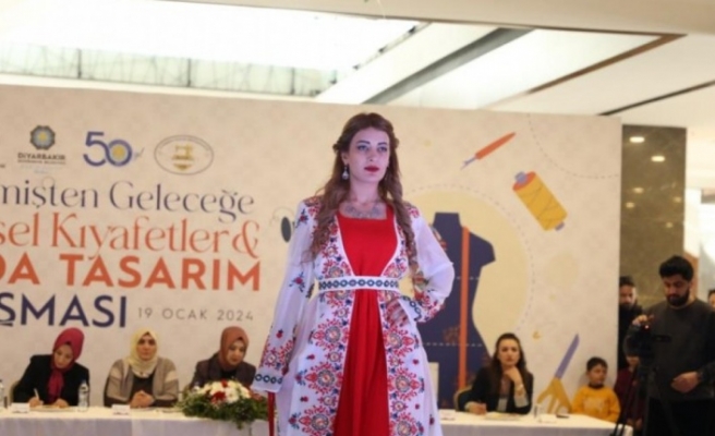 Yöresel kıyafetler ve moda yarışması düzenlendi