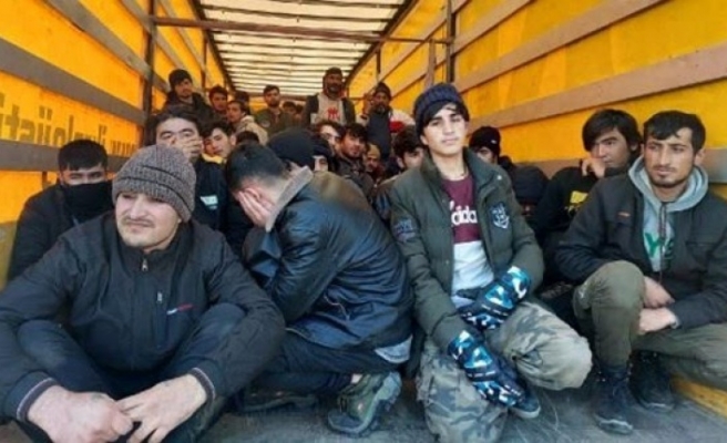 Diyarbakır'da 72 göçmen yakalandı