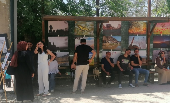 Fotoğraf sergisinde İdil'in güzel resimleri sergilendi