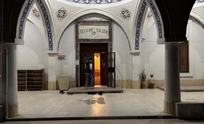 Bıçaklı saldırıya uğrayan imam hayatını kaybetti