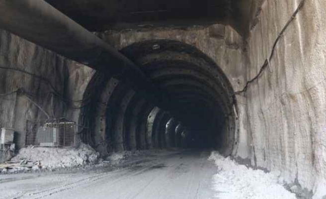 Şırnak Van yolunda ışık göründü