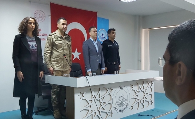 Kaymakam Muhtarlarla toplantı gerçekleştirdi