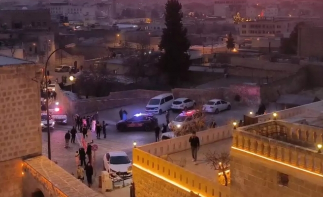 Esnaflar arası bıçaklı kavga 2 kişi yaralandı