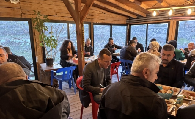 Belediye Başkanı Kayır Personelle iftarda bir araya geldi