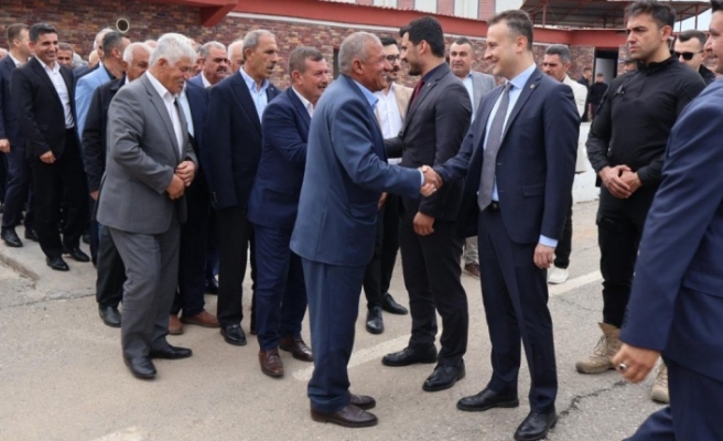 Kaymakam Adıgüzel halkla bayramlaştı
