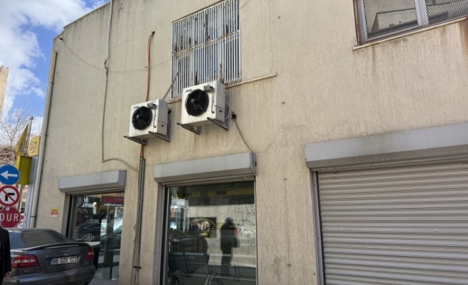 PTT şubesinde vatandaş yoğunluğu dikkat çekiyor