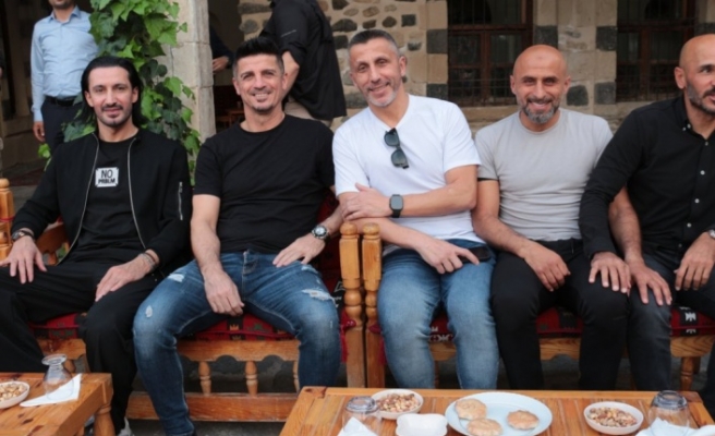 Galatasaray’ın efsaneleri Cizre’li gençlerle buluştu