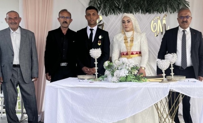 Eren ve Karakol çifti dünya evine girdi
