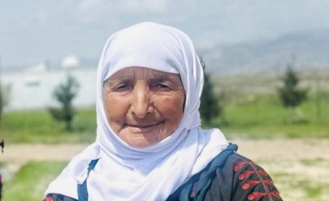Leyla Dicle vefat etti