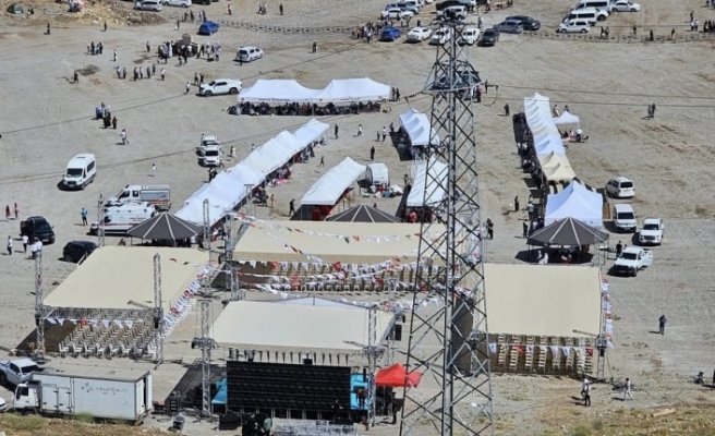 Cudi festivali başladı binlerce kişi Sefine alanına ulaştı