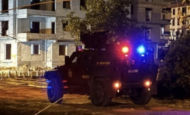 Silahlı saldırı Baba öldü üç kızı yaralı