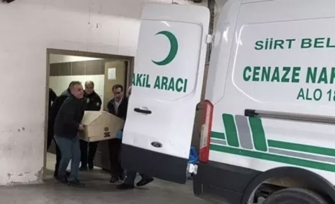 Anne bıçaklanarak öldürüldü