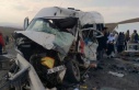 Yolcu Minibüsü Kamyonet çarpıştı :7 ölü 12...