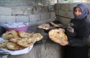 Tandır Ekmeği satarak geçimini sağlıyor