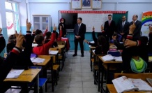 Vali Atalay Uludere'de ki okulları gezdi