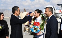 Dünya 2.si Benek'e görkemli karşılama