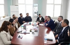 Bakan Tekin Diyarbakır’da yol güzelgahrında bir okula uğradı