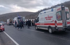 Midyat - İdil yolunda Yolcu otobüsü kaza yaptı 24 kişi yaralandı